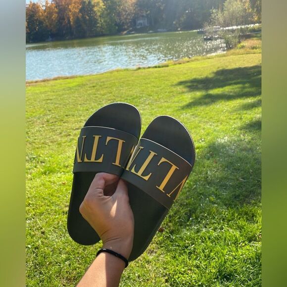 VALENTINO GARAVANI
SANDALI LOGO Yellow & Green Slides - Picture 1 of 8